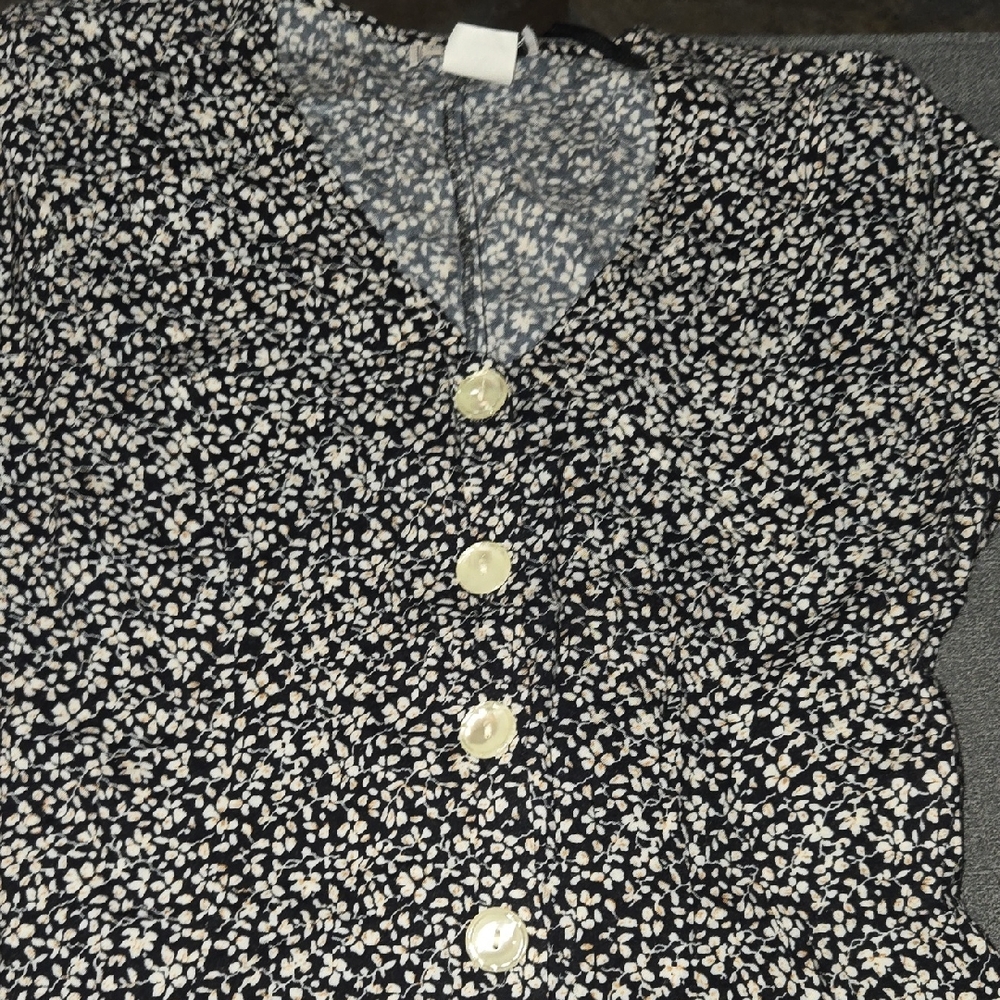 VINTAGE  D.b.y Black and White Floral Button-Up Jumpsuit Shorts 100 Rayon Style